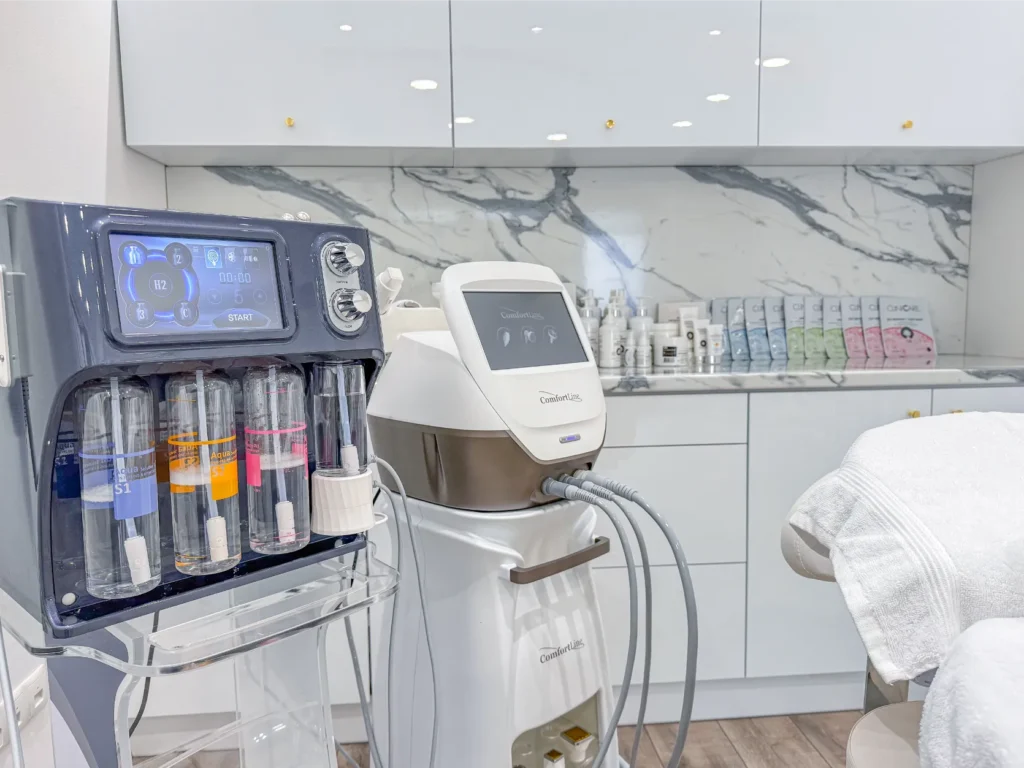 TF Beauty Bar üzletének belső része a Comfort Line és Hydra Touch H2 gépekkel