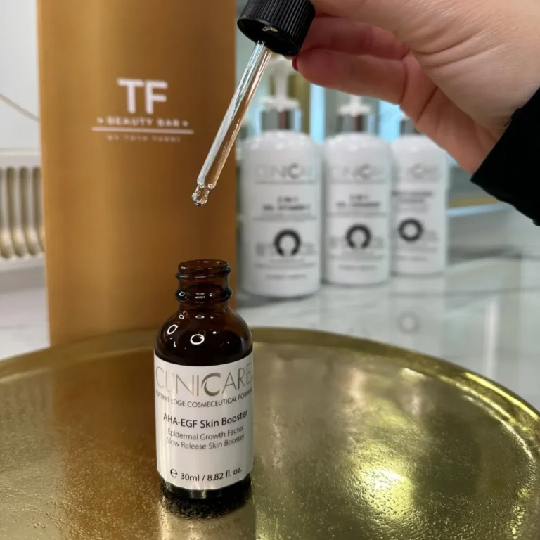 TF Beauty Bar Hamupipőke arckezelésének ábrázolása a természetes termékekkel a háttérben